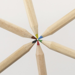 Crayons en bois dans un étui en carton à personnaliser quatrième vue