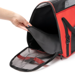 Sac à dos en RPET pour animaux avec grille et base renforcée couleur rouge vue détaillée 2