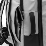 Sac à dos de voyage avec compartiment antivol et maille 12” couleur gris vue détaillée 6