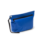 Trousse étanche avec fermeture éclair imperméable et dragonne amovible couleur rouge première vue d'usage