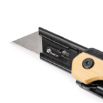 Outil multifonction compact avec clip métallique et corps en bambou couleur naturel vue détaillée 3
