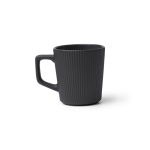Tasse en céramique 320 ml avec extérieur mat et design nervuré couleur noir deuxième vue