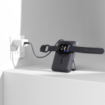 Batterie externe MagSafe avec charge sans fil et écran LED 10 000 mAh couleur gris foncé cinquième vue