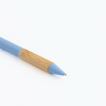 Stylo à bille avec clip translucide et grip en bambou, encre noire vue 2