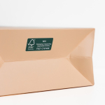 Sac en papier premium et mate avec anses en tissu résistantes 7 kg Vue 1