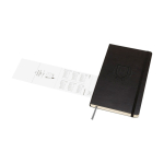 Agenda effet cuir, vue journalière et couverture rigide Moleskine couleur noir vue détail avec logo