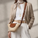 Petit panier en palmier avec longues anses, fabriqué dans l'UE couleur naturel quatrième vue