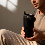 Bouteille isotherme anti-fuite en acier inoxydable recyclé 600 ml couleur noir quatrième vue