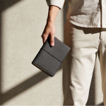 Carnet A5 en carton avec housse de protection et pages blanches couleur noir sixième vue