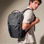 Sac à dos en polyester avec plusieurs compartiments et dos rembourré couleur noir cinquième vue