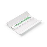 Stylo à bille rotatif en aluminium recyclé à encre noire couleur vert pastel vue de la boîte