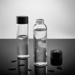 Gourde en verre fabriquée en Europe avec bouchon anti-fuite 800ml couleur transparent vue d'ambiance