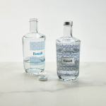 Bouteille en verre fabrication UE avec bouchon anti-goutte 790 ml couleur transparent vue d'ambiance