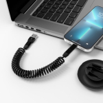 Câble en plastique recyclé tout-en-un avec charge rapide 60 W couleur noir vue d'ambiance