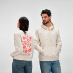 Sweat-shirt femme en coton biologique col rond 300 g/m² Waikiki couleur beige vue d'ambiance