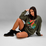 Sweat-shirt unisexe en coton biologique à col rond 340 g/m² Nazaré couleur vert militaire deuxième vue d'ambiance