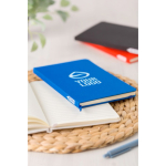 Carnet A5 en RPET et similicuir, fermeture élastique, pages lignées huitième vue