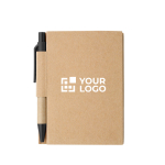 Bloc-notes en carton avec stylo à encre noire et feuilles lignées couleur noir avec zone d'impression