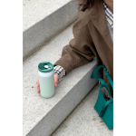 Mug isotherme de voyage en inox, couvercle rabattable Dopper 300 ml couleur vert forêt deuxième vue