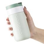 Mug isotherme de voyage en inox, couvercle rabattable Dopper 300 ml couleur vert forêt quatrième vue
