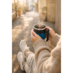 Mug de voyage double paroi, finition mate, base antidérapante, 400 ml vue d'ambiance