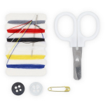Kit de couture dans une boîte avec pansements, idéal pour les voyages couleur blanc cinquième vue