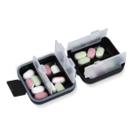 Pilulier compact en plastique avec plusieurs compartiments couleur noir quatrière vue