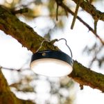 Lampe torche d’extérieur 300 lumens avec batterie externe 10 000 mAh couleur noir cinquième vue