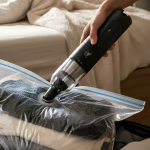 Aspirateur et souffleur sans fil 2 en 1 rechargeable par USB‑C couleur noir cinquième vue