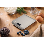 Balance de cuisine numérique en inox avec écran jusqu’à 5 kg couleur argenté troisième vue d'ambiance
