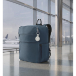 Sac à dos de voyage en nylon déperlant avec plusieurs poches 20 L couleur bleu deuxième vue d'ambiance
