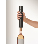 Set à vin en plastique avec tire-bouchon électrique et accessoires couleur noir cinquième vue photographique
