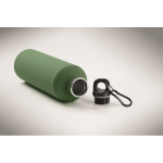 Gourde en inox recyclé avec finition caoutchoutée et mousqueton 750 ml couleur vert foncé quatrième vue photographique
