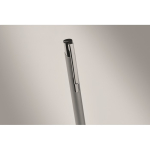 Coffret avec stylo en aluminium recyclé et porte-clés en similicuir couleur argenté sixième vue photographique