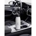 Gourde isotherme en inox recyclé avec anse et ouverture facile 500 ml couleur blanc deuxième vue d'ambiance 2