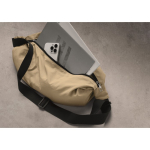 Sac bandoulière urbain en nylon déperlant avec sangle réglable couleur kaki troisième vue d'ambiance
