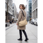 Sac bandoulière urbain en nylon déperlant avec sangle réglable couleur kaki deuxième vue d'ambiance