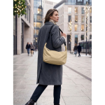 Sac bandoulière urbain en nylon déperlant avec sangle réglable couleur kaki troisième vue d'ambiance