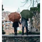 Parapluie automatique pliable en polyester résistant au vent Ø94 couleur vert deuxième vue d'ambiance principale
