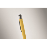 Stylo en aluminium recyclé avec finition caoutchoutée et encre bleue couleur jaune troisième vue photographique