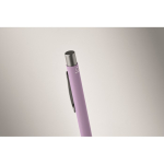 Stylo en aluminium recyclé avec finition caoutchoutée et encre bleue couleur violet troisième vue photographique