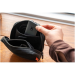 Chargeur de voyage rapide USB-C et USB-A 65 W Xtorm couleur noir image nature morte