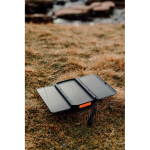 Batterie solaire pliable à charge rapide Nordic Drift Titan 10 000 mAh couleur noir vue d'ambience 3