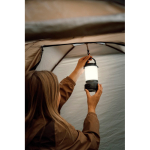Lampe de camping rechargeable à manivelle 300 lm Nordic Drift Everest couleur noir vue d'ambiance
