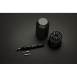 Set de tournevis multifonction en aluminium 31 en 1 GearX couleur noir vue d'ambiance