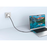 Câble de charge rapide 2 en 1 tressé anti-nœuds 60 W 120 cm couleur noir vue d'ambiance