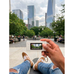 Caméra instantanée style porte-clés avec écran couleur et USB-C 720P couleur blanc vue d'ambience 3