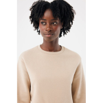 Sweat unisexe à col rond en molleton 340 g/m² Iqoniq Torla couleur camel quatrième vue avec modèle