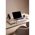Chargeur sans fil écologique pliable 2 en 1 avec USB-C et 15 W couleur ivoire vue d'ambiance 2