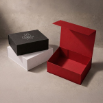 Boîte cadeau rigide en carton à fermeture magnétique 1200 g/m² couleur rouge cinquième vue